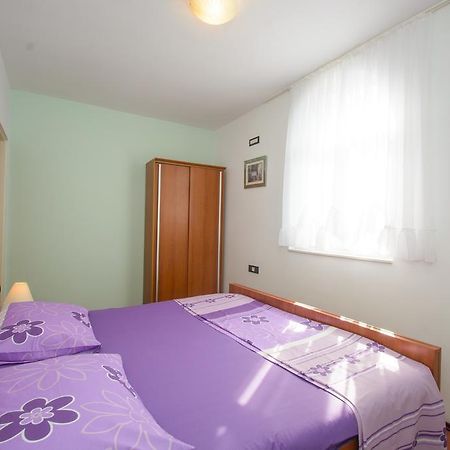 Apartments Jerkunica Rogoznica  Bilik gambar