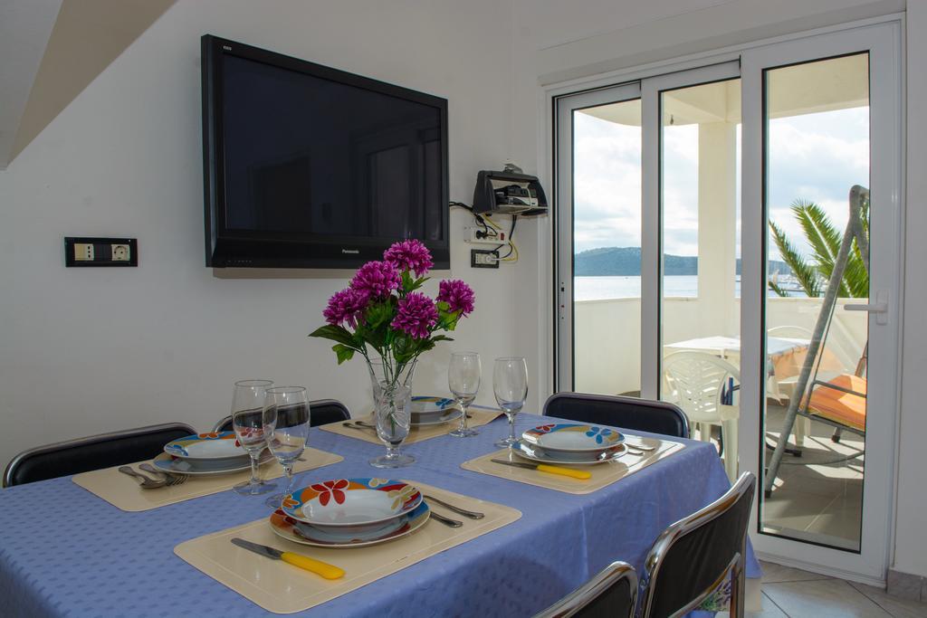 Apartments Jerkunica Rogoznica  Bilik gambar