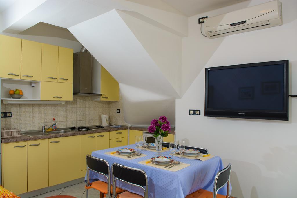 Apartments Jerkunica Rogoznica  Bilik gambar