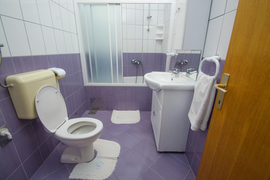Apartments Jerkunica Rogoznica  Bilik gambar