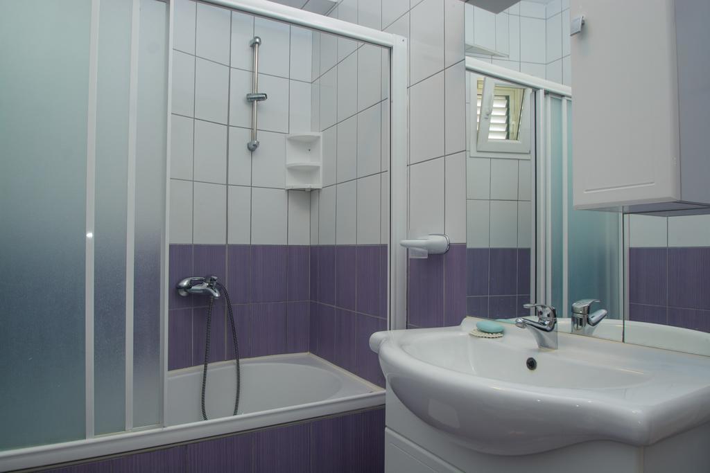 Apartments Jerkunica Rogoznica  Bilik gambar