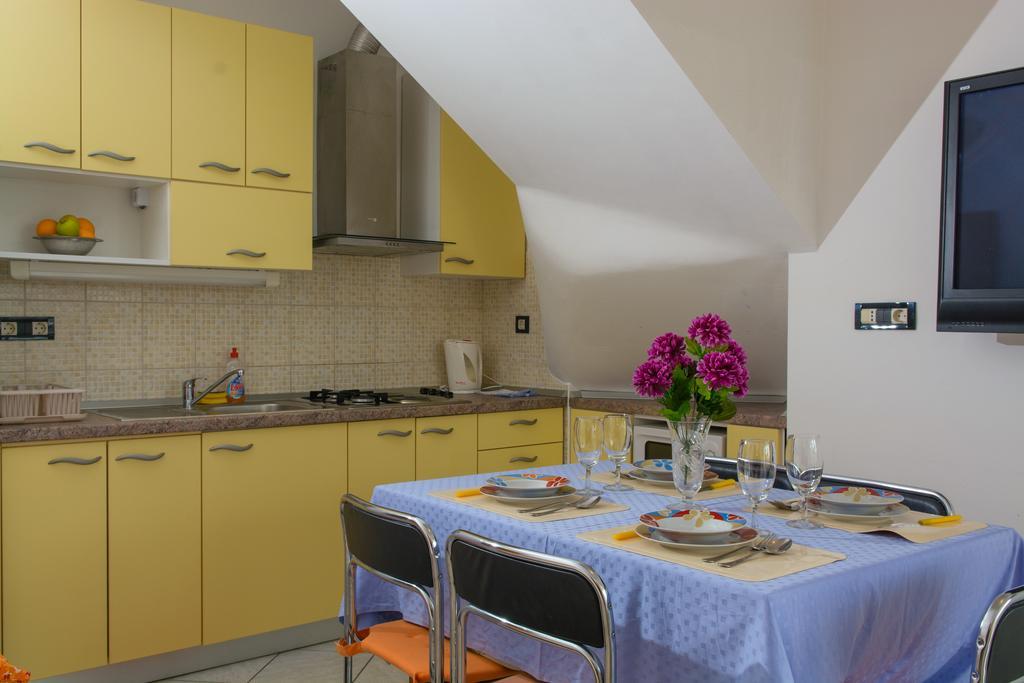 Apartments Jerkunica Rogoznica  Bilik gambar